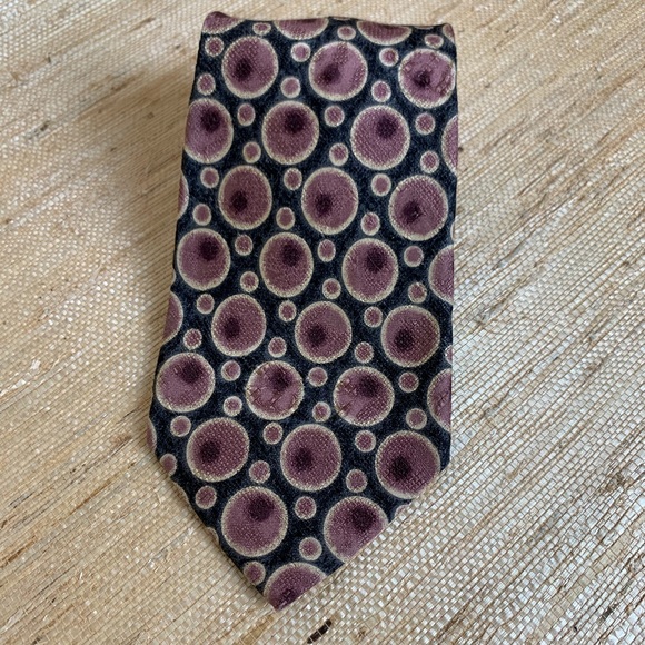 🍁Hart Schaffner & Marx Aubergine Bubbles Tie - Picture 3 of 5
